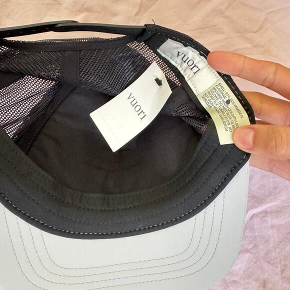 NWT Vuori Inspired Foam Trucker Hat in Salt/Black o/s - Picture 4 of 6